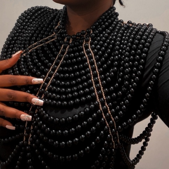 Luxurious black pearl body chain - Picture 4 of 6